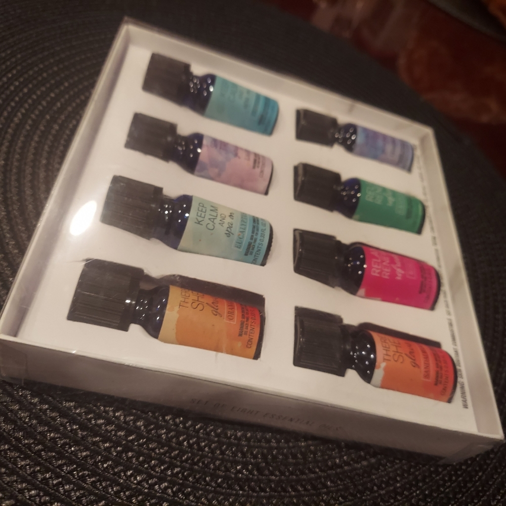 FINAL PRICE 🔥 Set of Eight Essential Oils